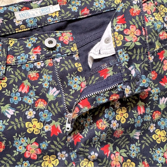 Low Rise Skinny Liberty Floral Pants - Picture 4 of 6